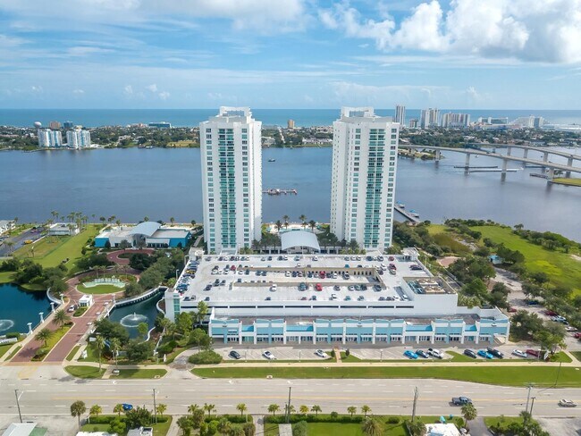 Building Photo - 241 Riverside Dr
