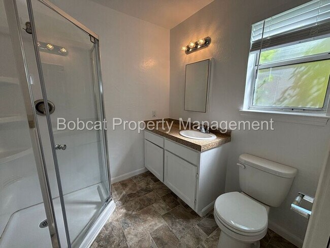 Building Photo - 509 Westview Ave