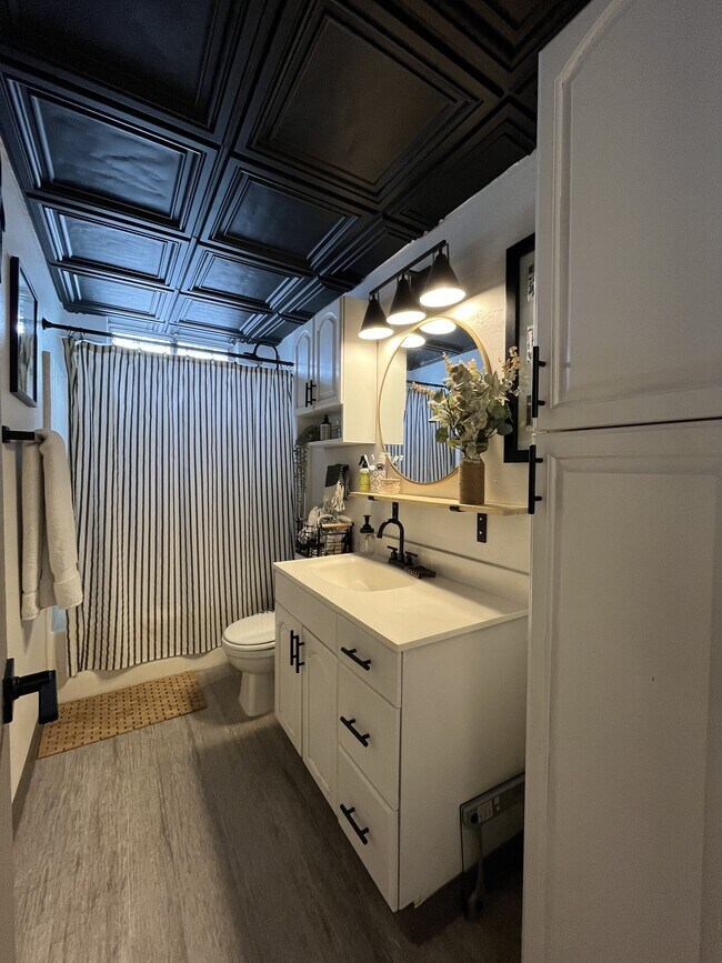 Building Photo - 1155 Ash St