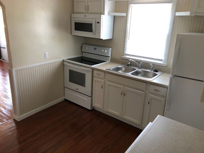 Building Photo - Single Family House For Rent - Newly Remod...