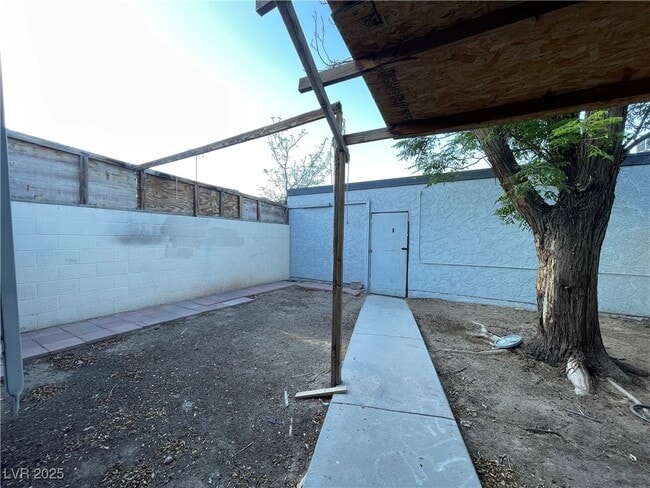 Building Photo - 4007 Danford Pl
