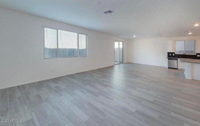 Building Photo - 7259 N 125th Dr