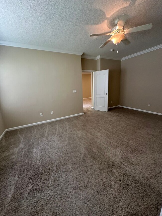 Building Photo - Oceanway Beauty, WOW Amenities, 4 Bedroom ...