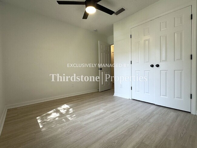Building Photo - 1732 W 44th St