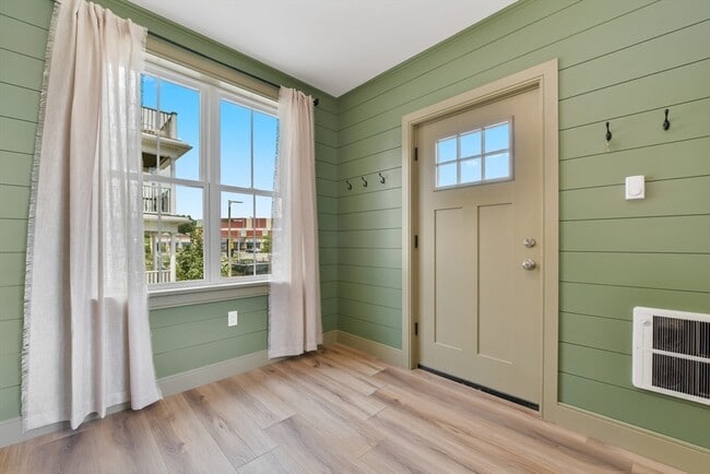 Building Photo - 36 McKone St