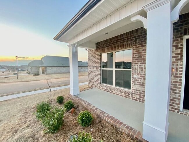 Building Photo - Great location in Athens