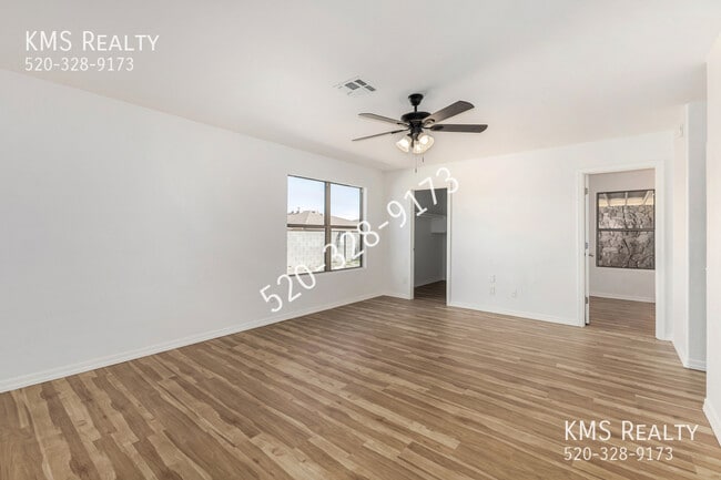 Building Photo - 9945 E Star Vista Dr