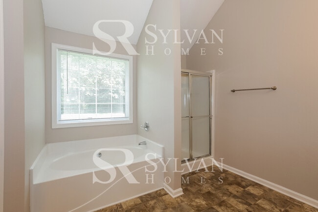 Building Photo - Discover the convenience of Lithonia living