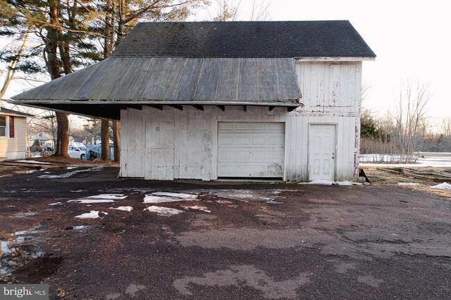 Building Photo - 214 Trumbauersville Rd