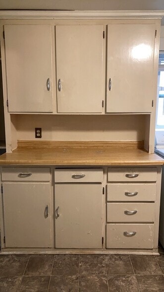 Building Photo - 614 Water St