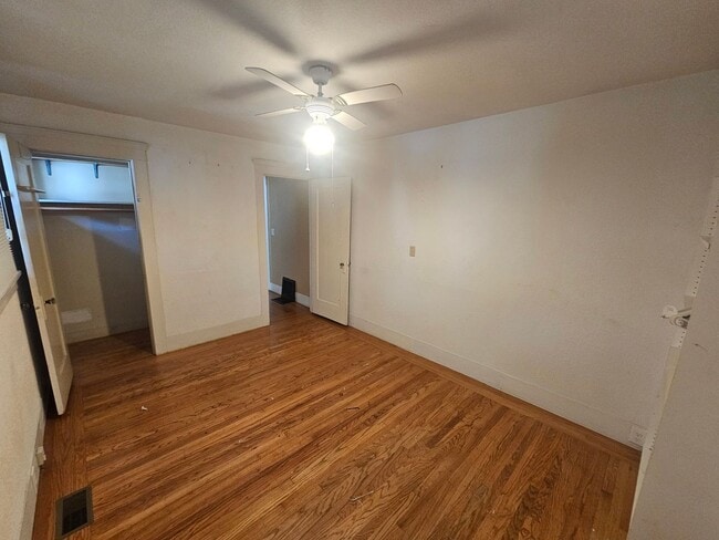 Building Photo - Live & Work in Oakland: Spacious Home with...