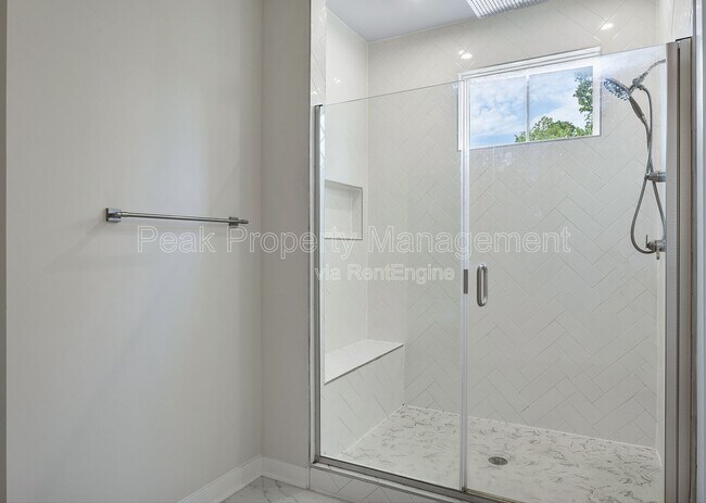 Building Photo - 1633 Bilder Ct