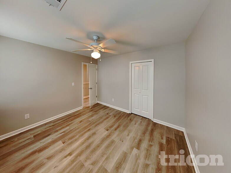 Building Photo - 1845 Belle Arbor Dr