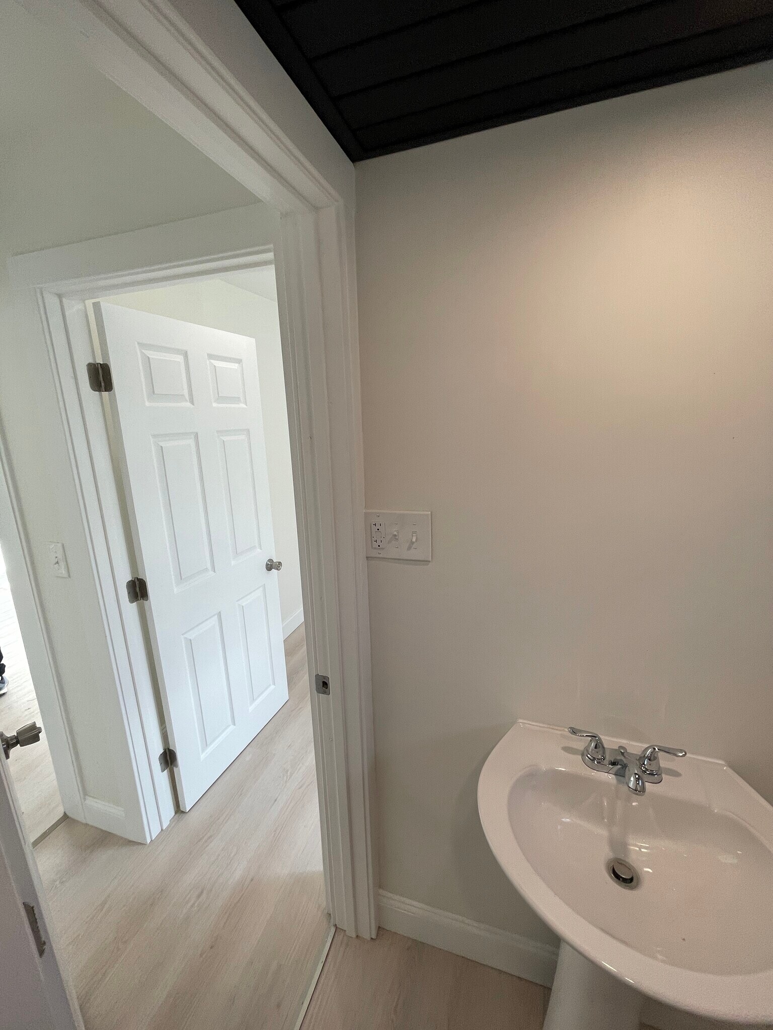 Bathroom. - 55 Franklin Ave