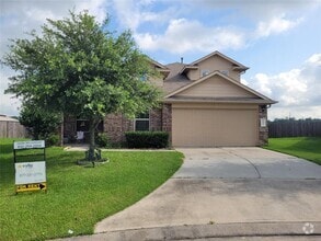 Building Photo - 10106 Tallcrest Ln
