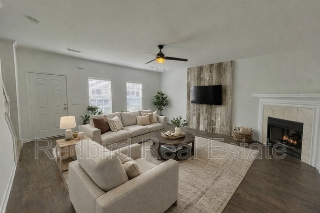 Building Photo - 1101 Downs Blvd