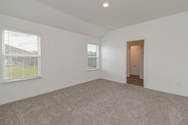 Building Photo - 5423 Wyndham Rdg Ln