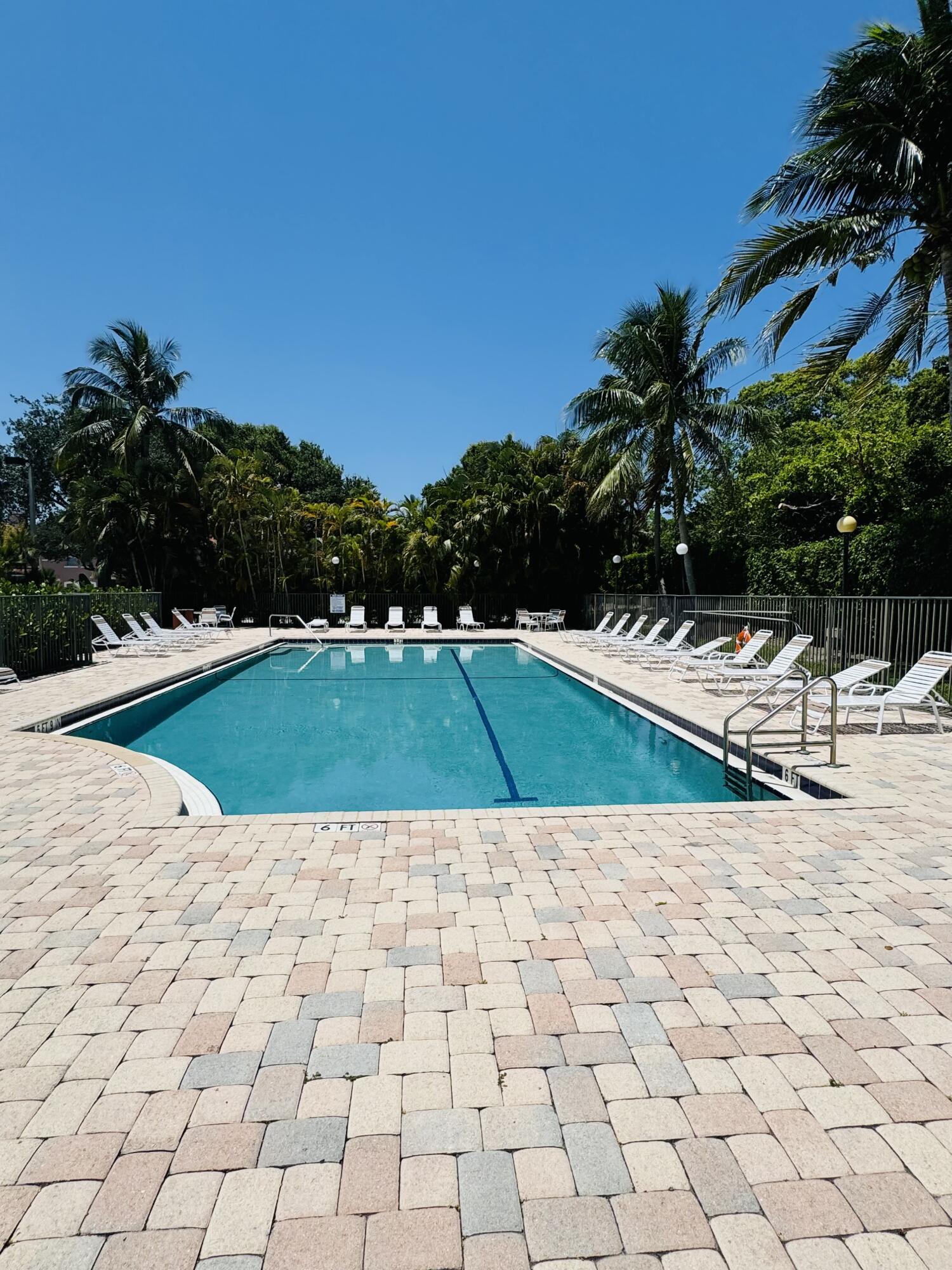 Building Photo - 1201 Belmont Pl