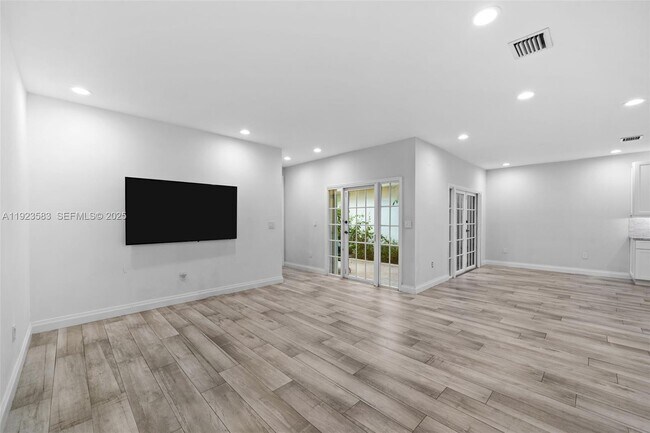 Building Photo - 1240 Weeping Willow Way