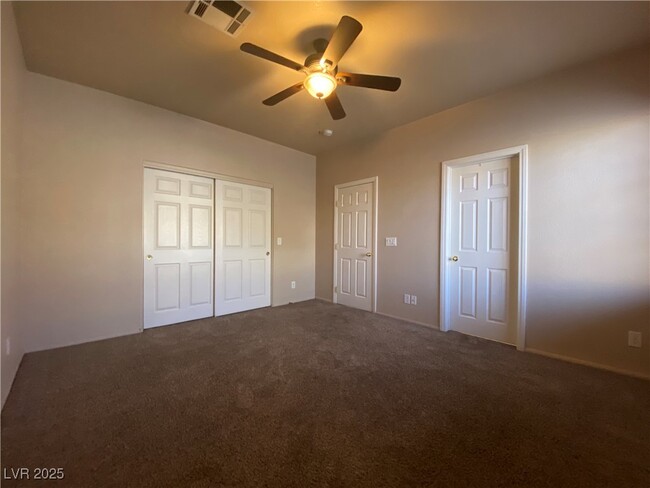 Building Photo - 3627 Water Song Dr