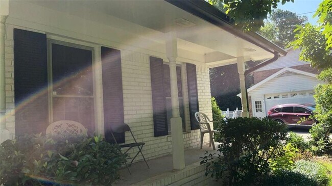 Building Photo - 416 Barbashela Dr