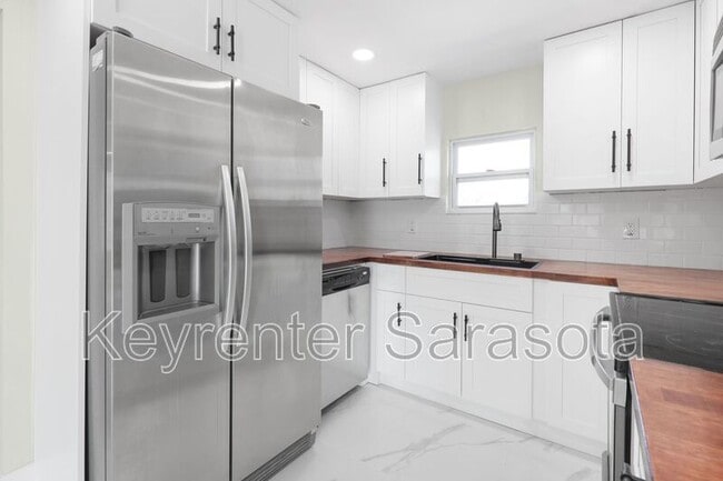 Building Photo - 130 Virginia Ct