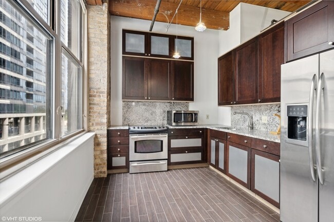Building Photo - 540 N Lake Shore Dr