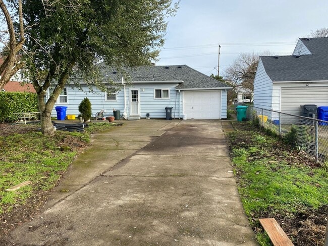 Building Photo - 6144 N Willamette Blvd