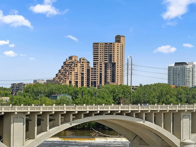 Building Photo - 20 NE 2nd St