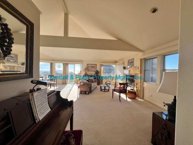 Building Photo - Ocean Views in Seacliff – Furnished 4BR/3B...