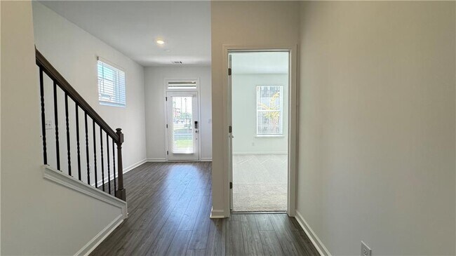 Building Photo - 9 Peeples Dr