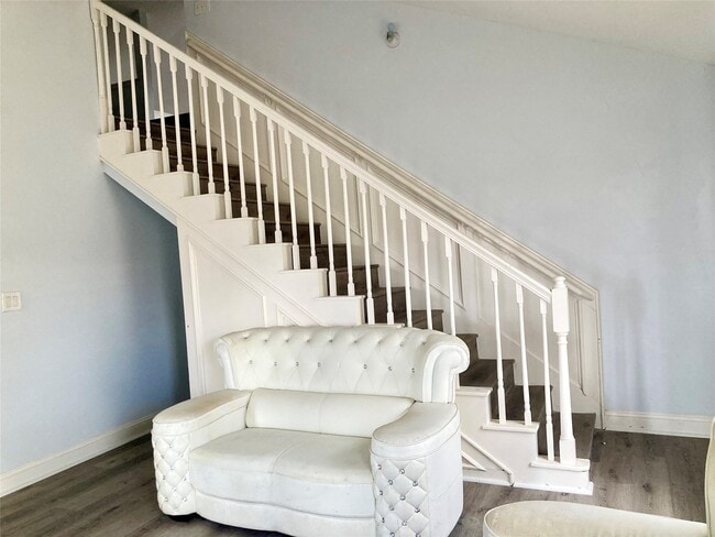 Building Photo - 331 Terminal St