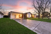 Building Photo - 11610 Grapewood Dr