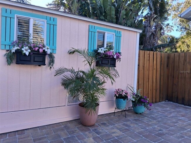 Building Photo - 216 Berry St