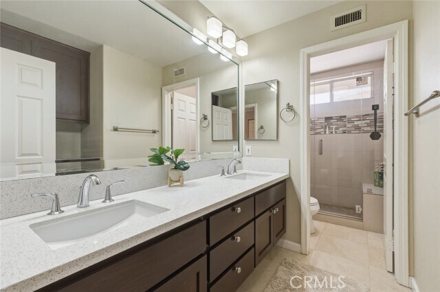 Building Photo - 4640 E Somerton Ave