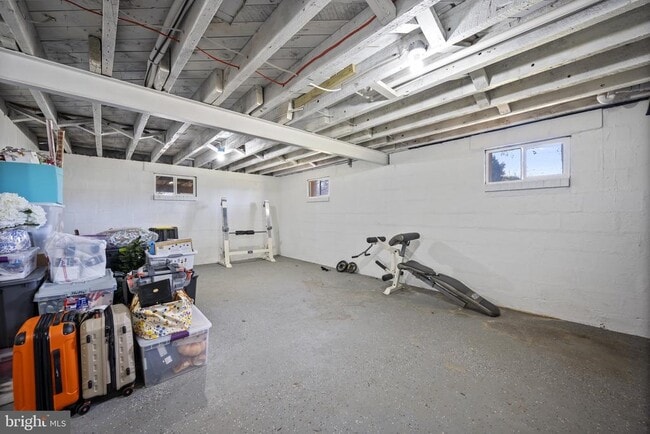 Building Photo - 11021 Bowerman Rd