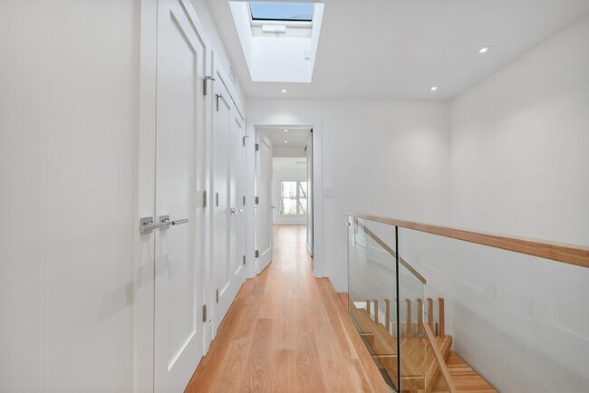 Building Photo - 122 Jefferson St