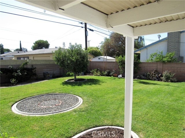 Building Photo - 348 E Jacaranda Ave