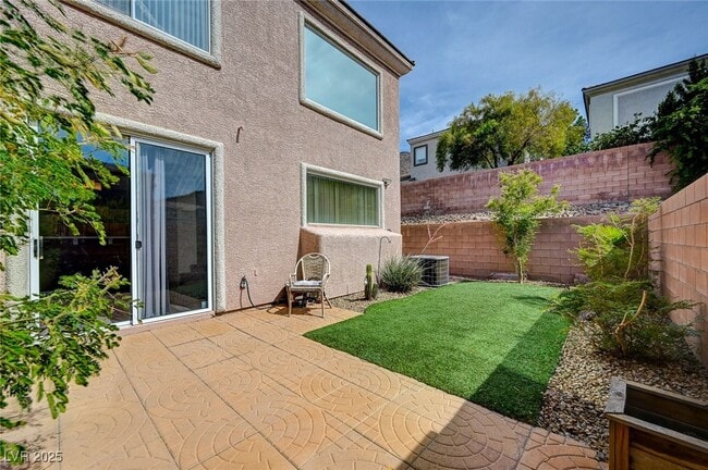 Building Photo - 229 Serenity Crest St