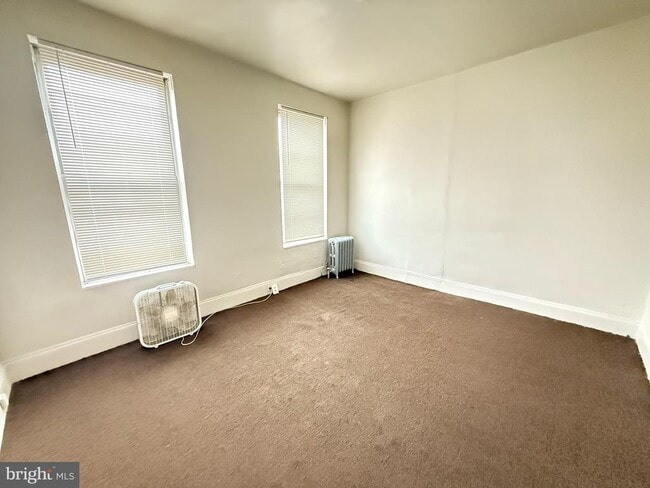 Building Photo - 1816 S Chadwick St