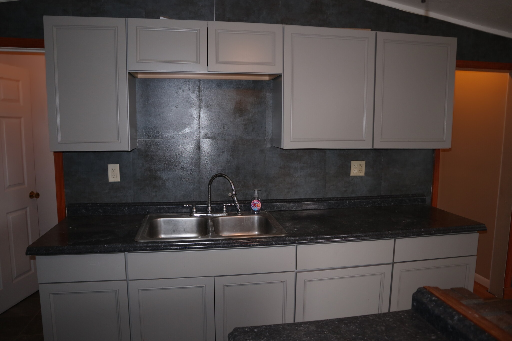 Building Photo - 504 Underwood Ave