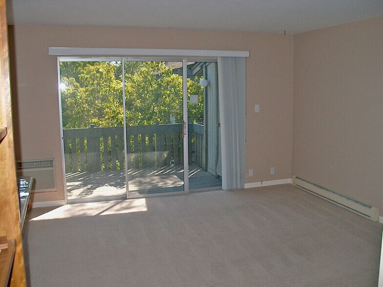 Building Photo - 1036 Oak Grove Rd. #110