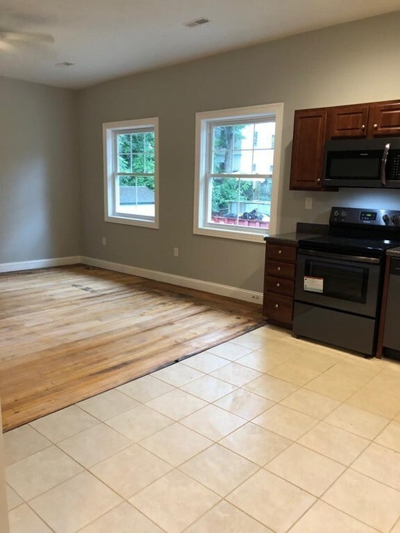 Building Photo - 41 Arlington St