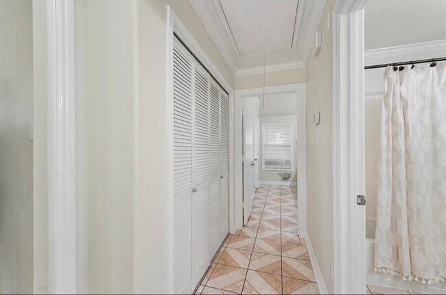 Building Photo - 1614 York Creek Dr