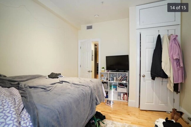 Building Photo - Amazing 4 bed 2 bath listing in Brookline...