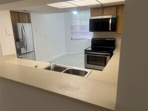 Building Photo - 9510 Seagrape Dr