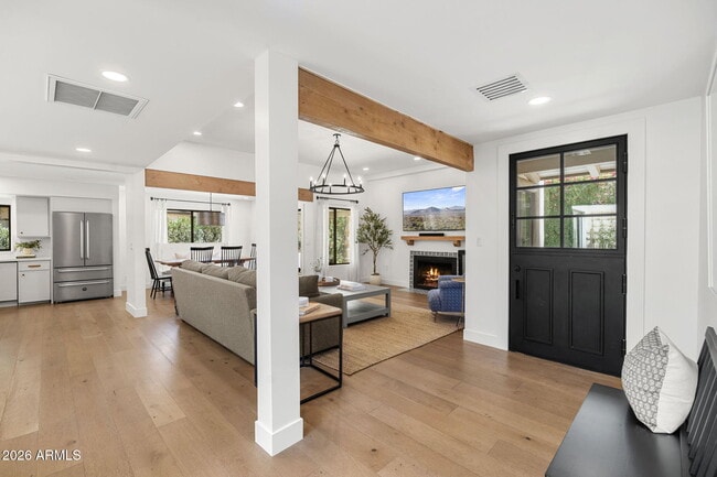 Building Photo - 7602 E Vía Del Reposo