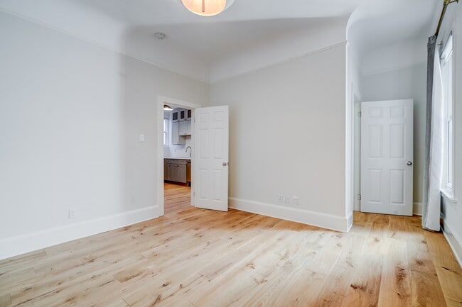 Building Photo - 1106A Shotwell St