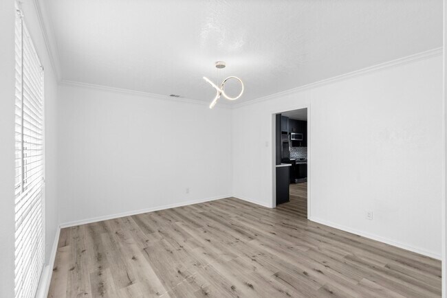 Building Photo - 5206 Lodge Creek Dr