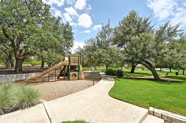 Building Photo - 400 Mante Ct